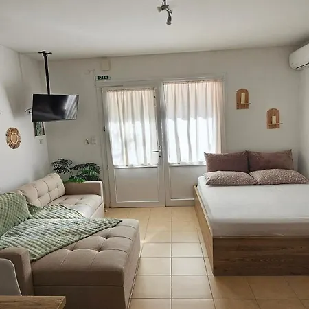 Апартаменты Happy